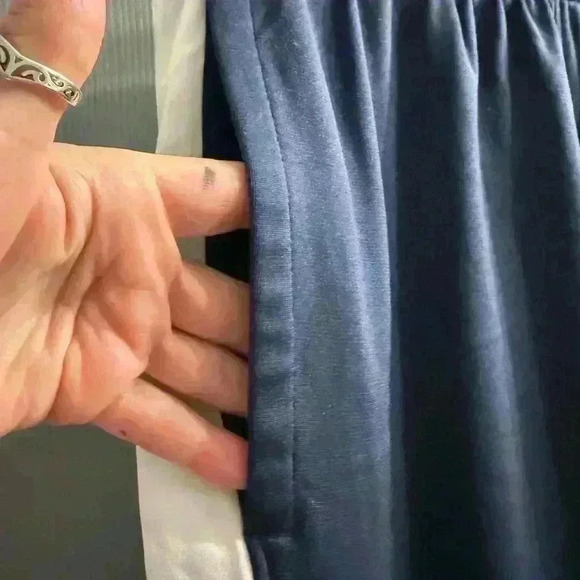 Women’s Under Armour loose knit elastic drawstring waist side pockets Size Med - Picture 8 of 9